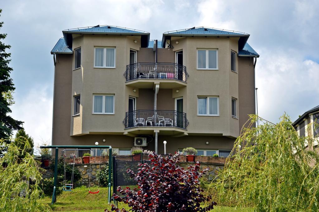 Apartments Vila Връдник Екстериор снимка